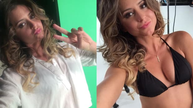 anastasia-ashley-twitter-takeover-selfie-lede.jpg